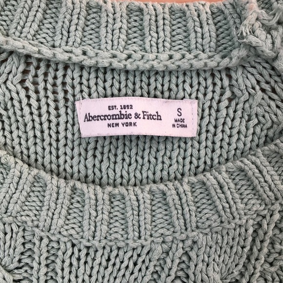 Abercrombie light green sweater - Picture 2 of 2